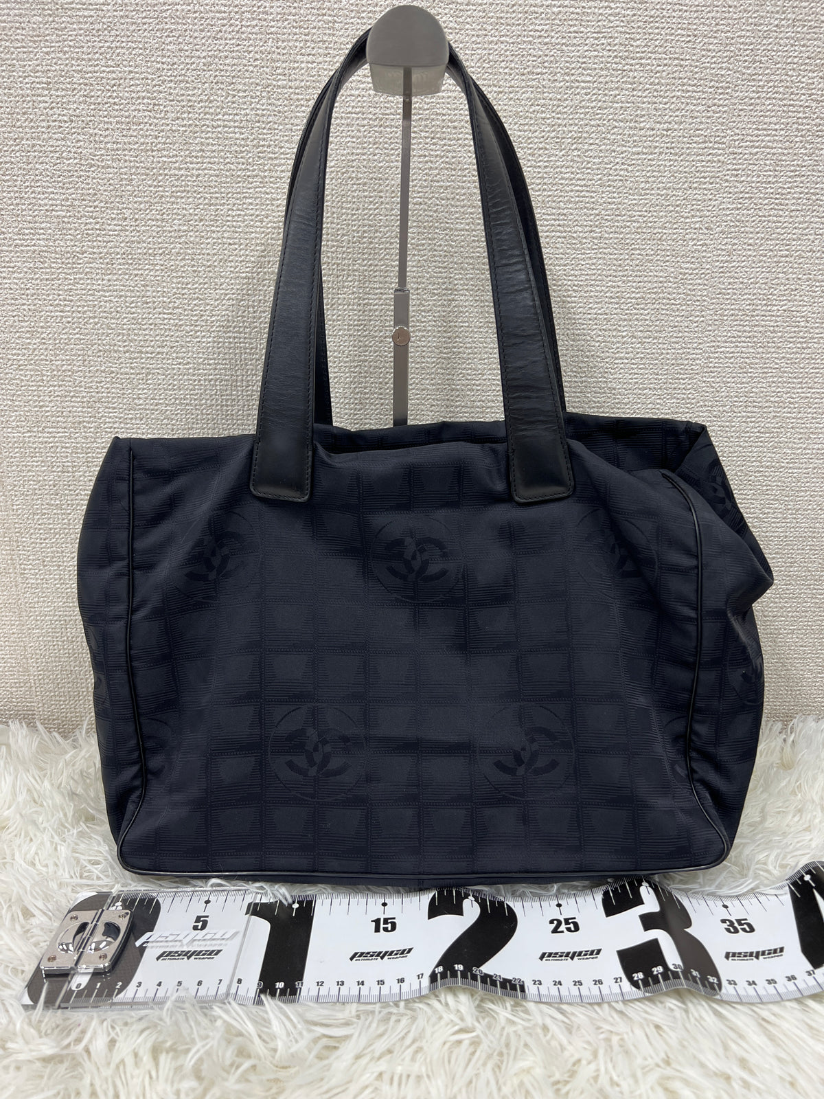 Chanel Black Tote Bags A-19534