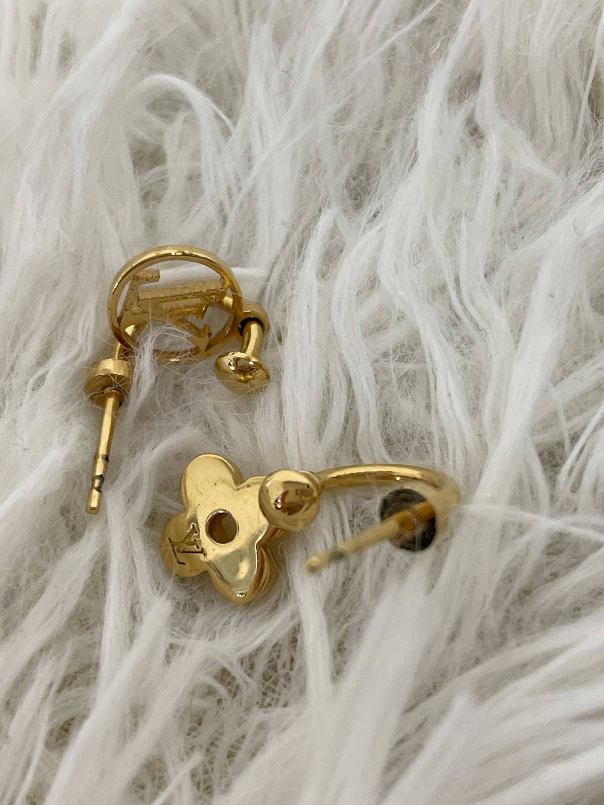 Louis Vuitton Gold Earrings A-19626