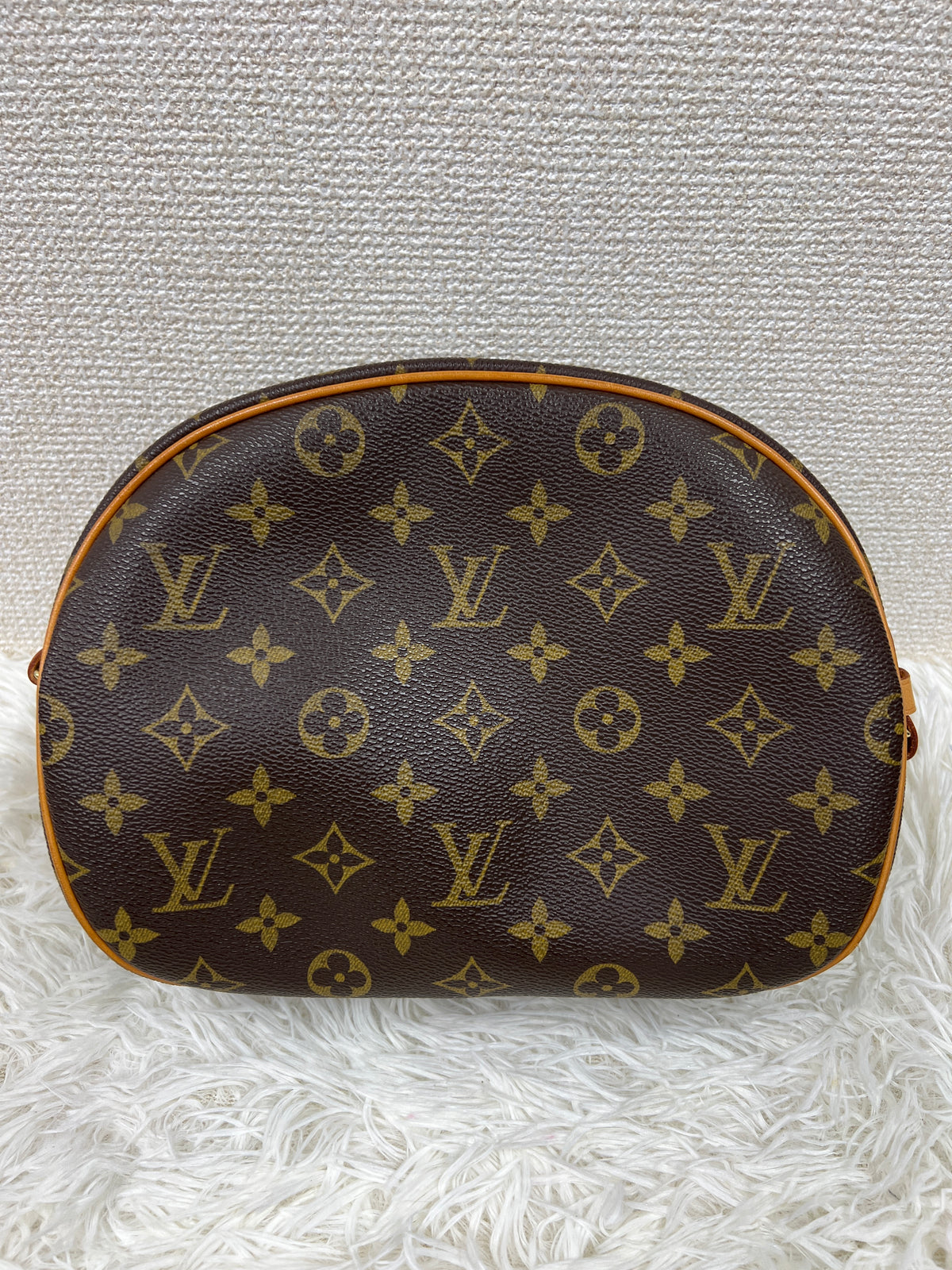 Louis Vuitton Shoulder Bags A-19795