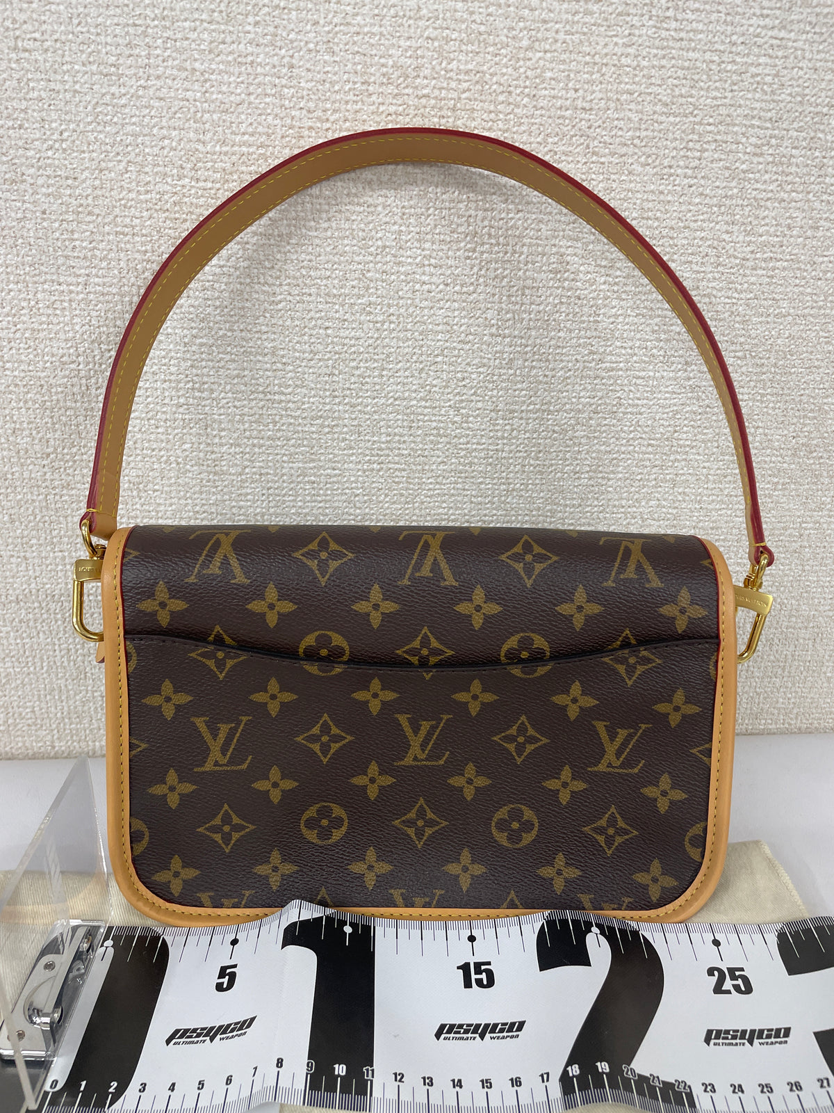 Louis Vuitton Brown Shoulder Bags B-18417