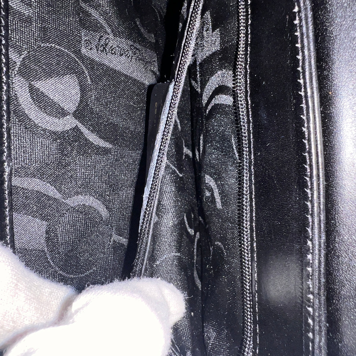 Ferragamo Black Handle Bags A-16444