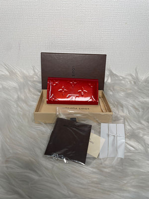 Louis Vuitton Red Small goods A-15386