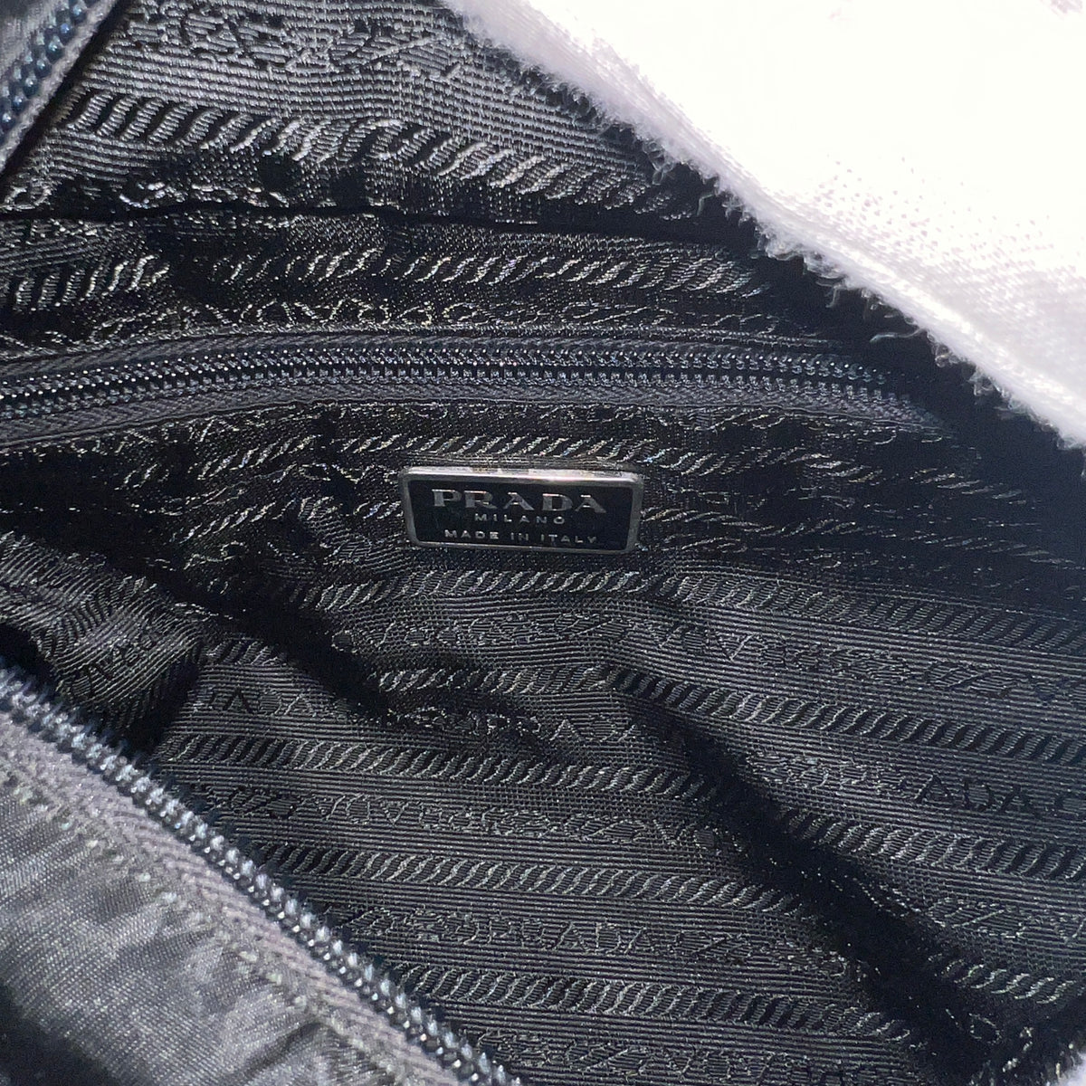 Prada Black Handle Bags A-16670