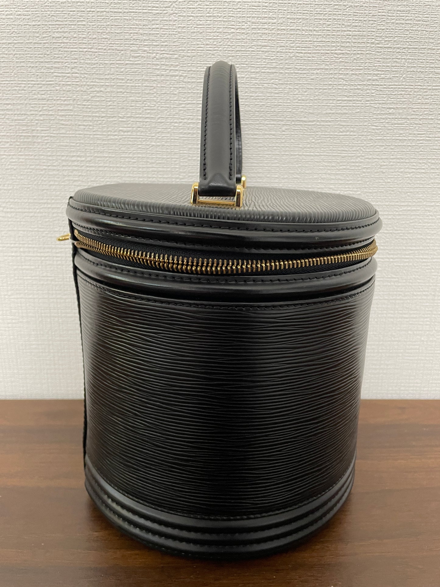 Louis Vuitton Black Handle Bags A-15382