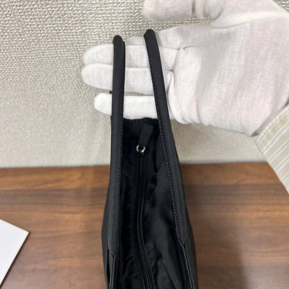 Prada Black Handle Bags A-16670