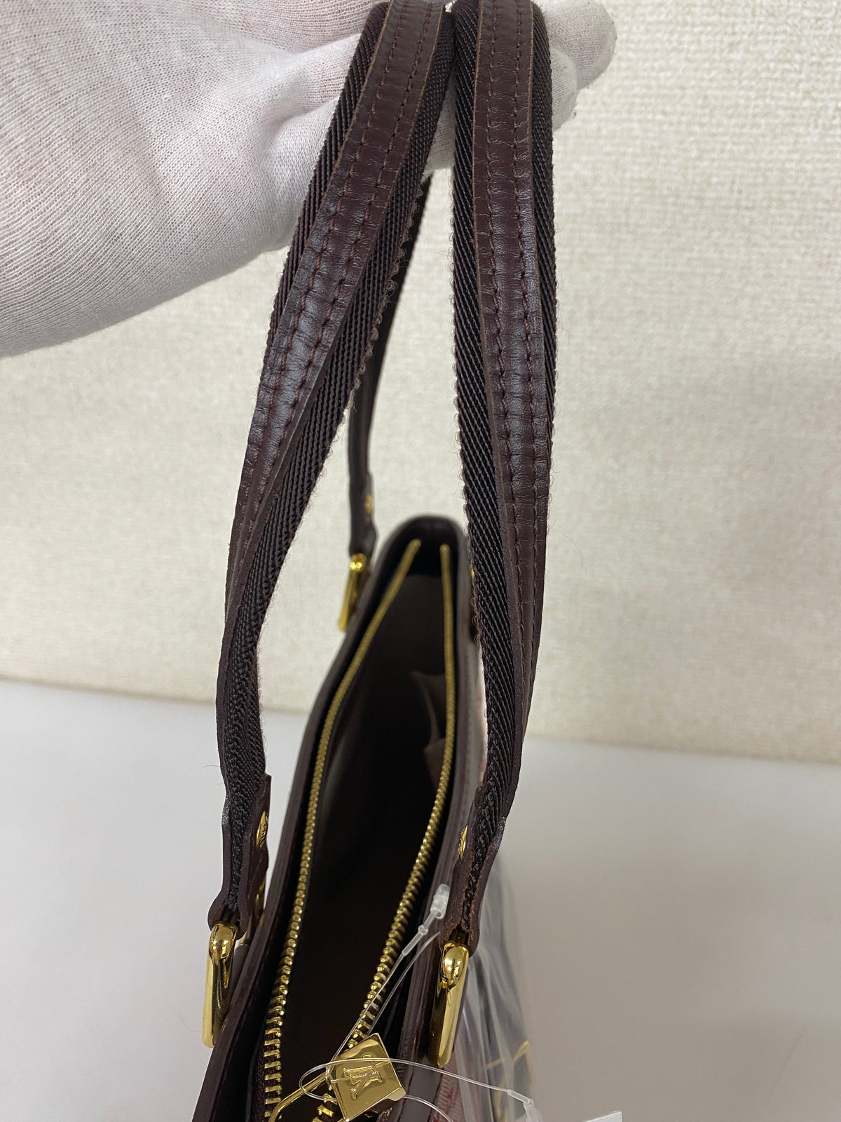 Louis Vuitton Pink Shoulder Bags A-17820