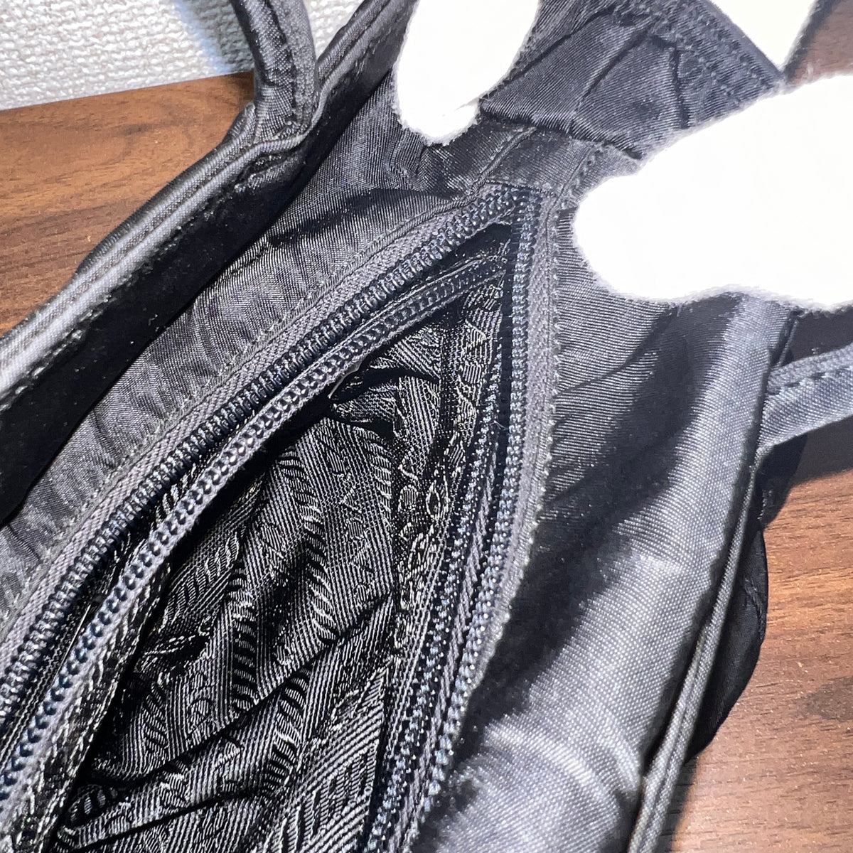 Prada Black Handle Bags A-16670