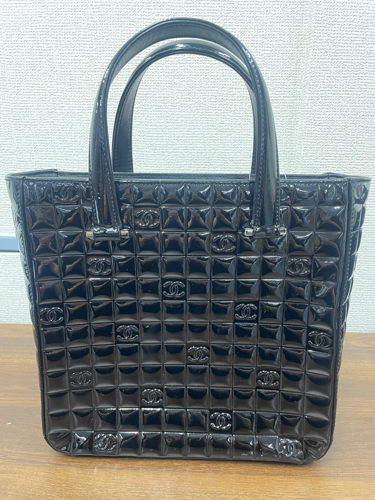 Chanel Black Tote Bags A-17817
