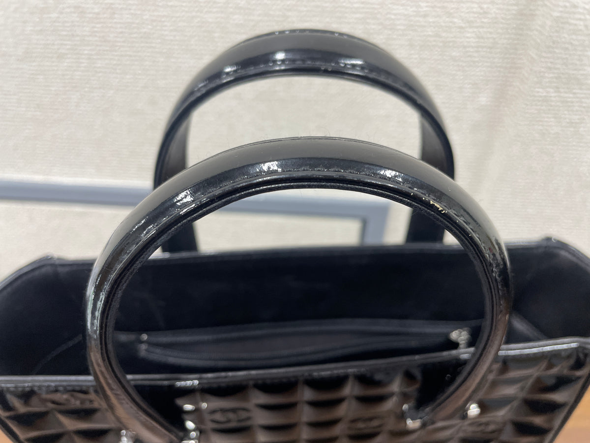 Chanel Black Tote Bags A-17817