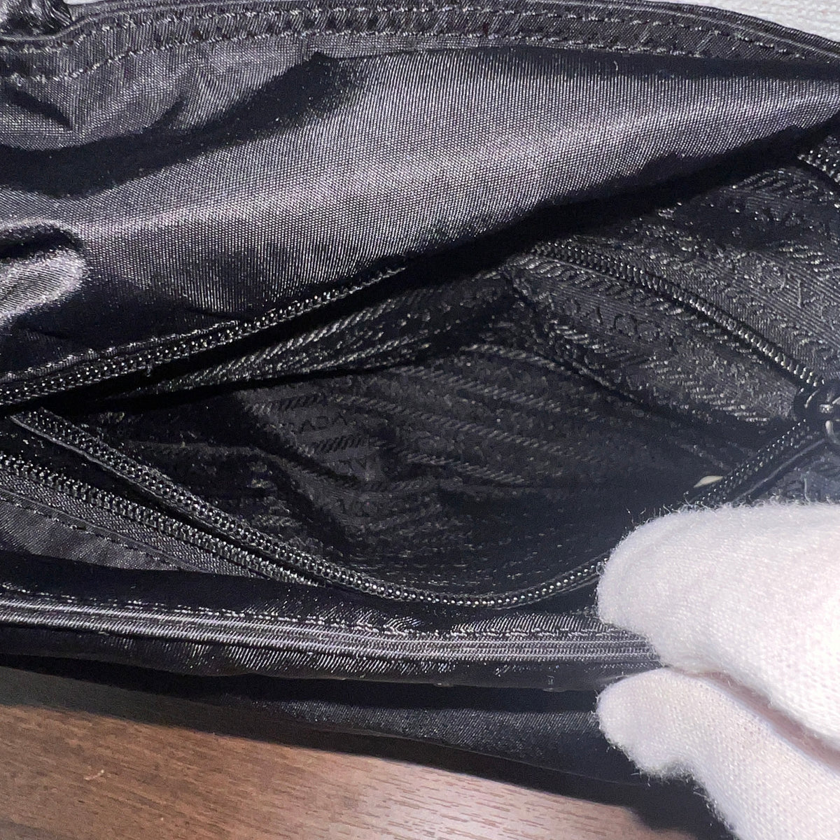 Prada Black Handle Bags A-17030
