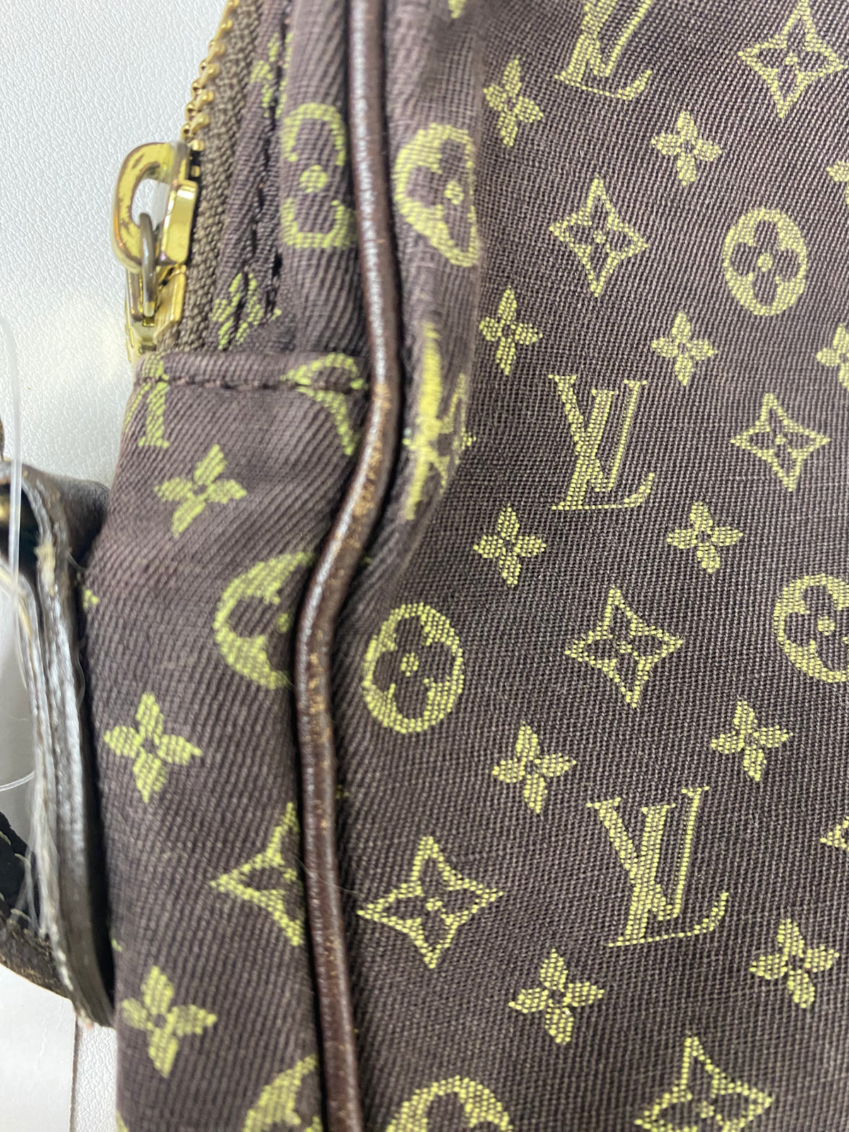 Louis Vuitton Brown Shoulder Bags A-16798