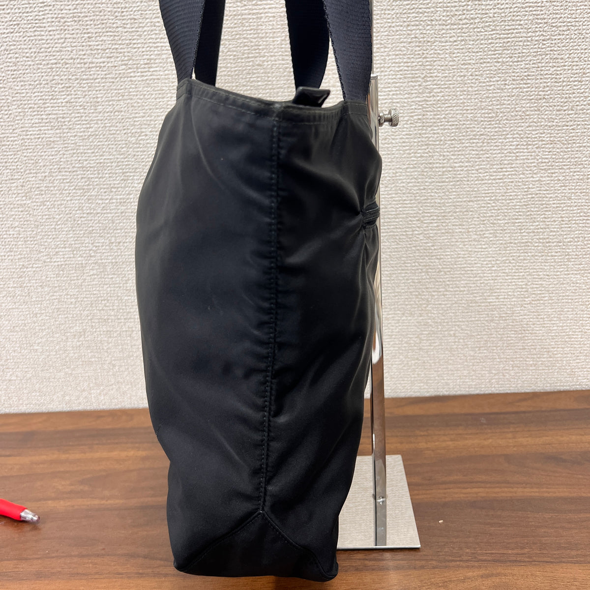 Prada Black Tote Bags A-16719
