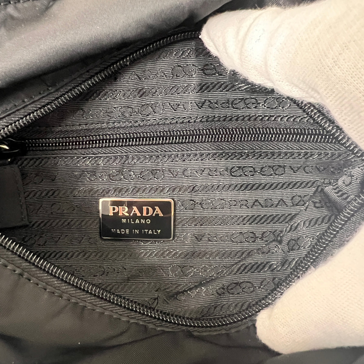 Prada Black Handle Bags A-17030