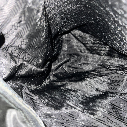 Prada Black Tote Bags A-16719