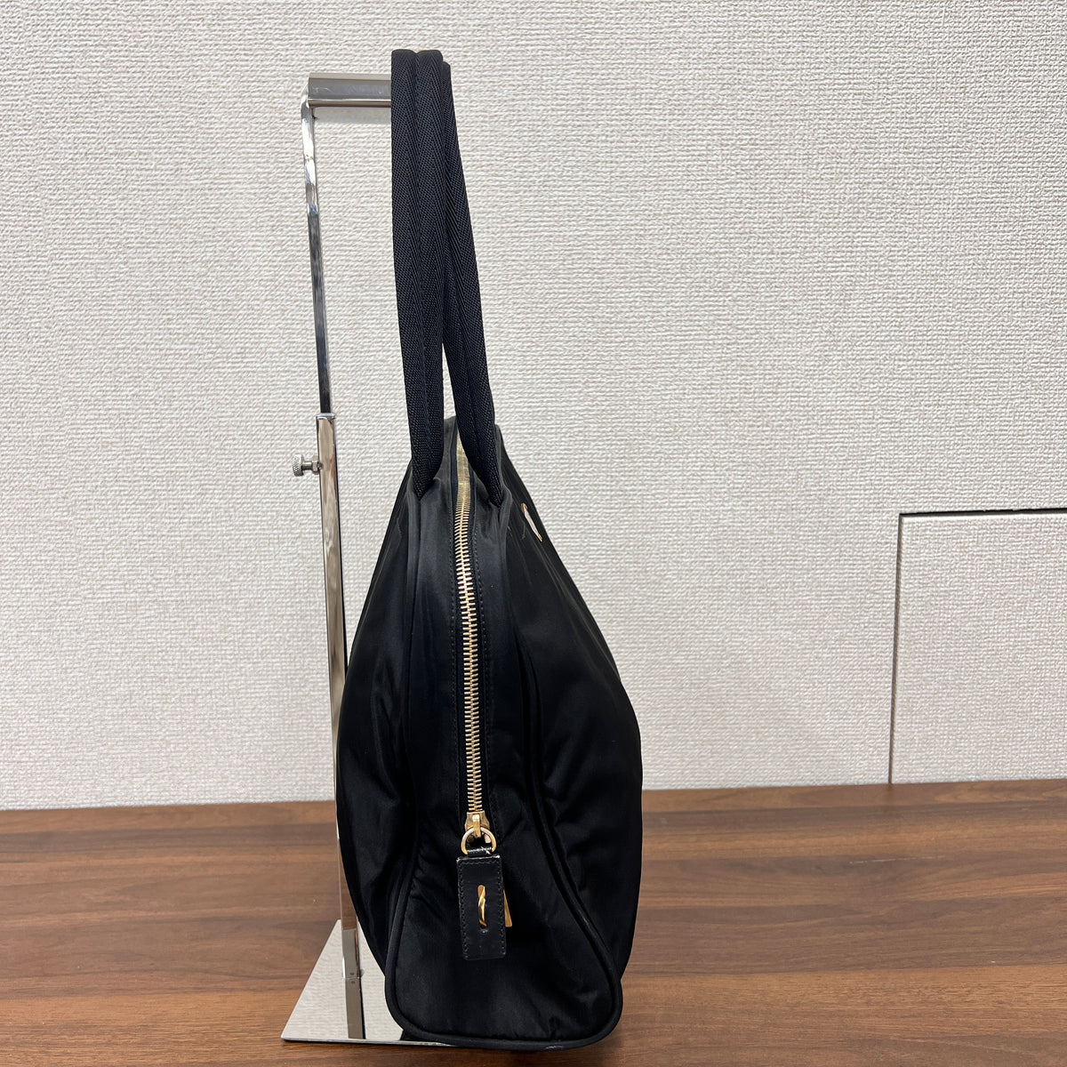 Prada Black Shoulder Bags A-16920