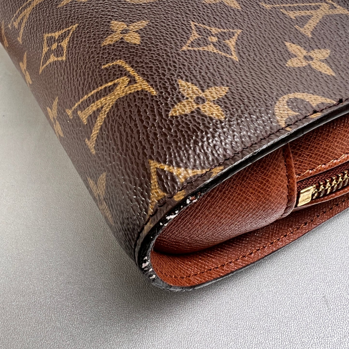 Louis Vuitton Brown A-13843
