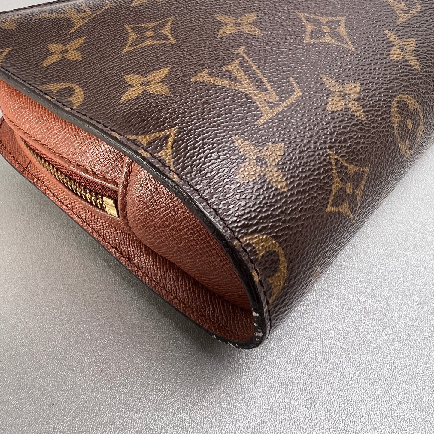 Louis Vuitton Brown A-13843