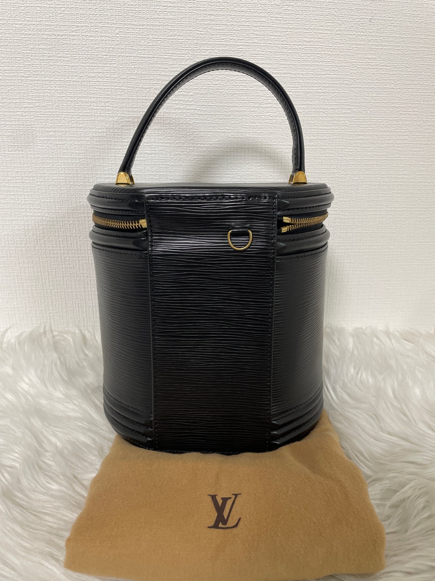 Louis Vuitton Black A-14068