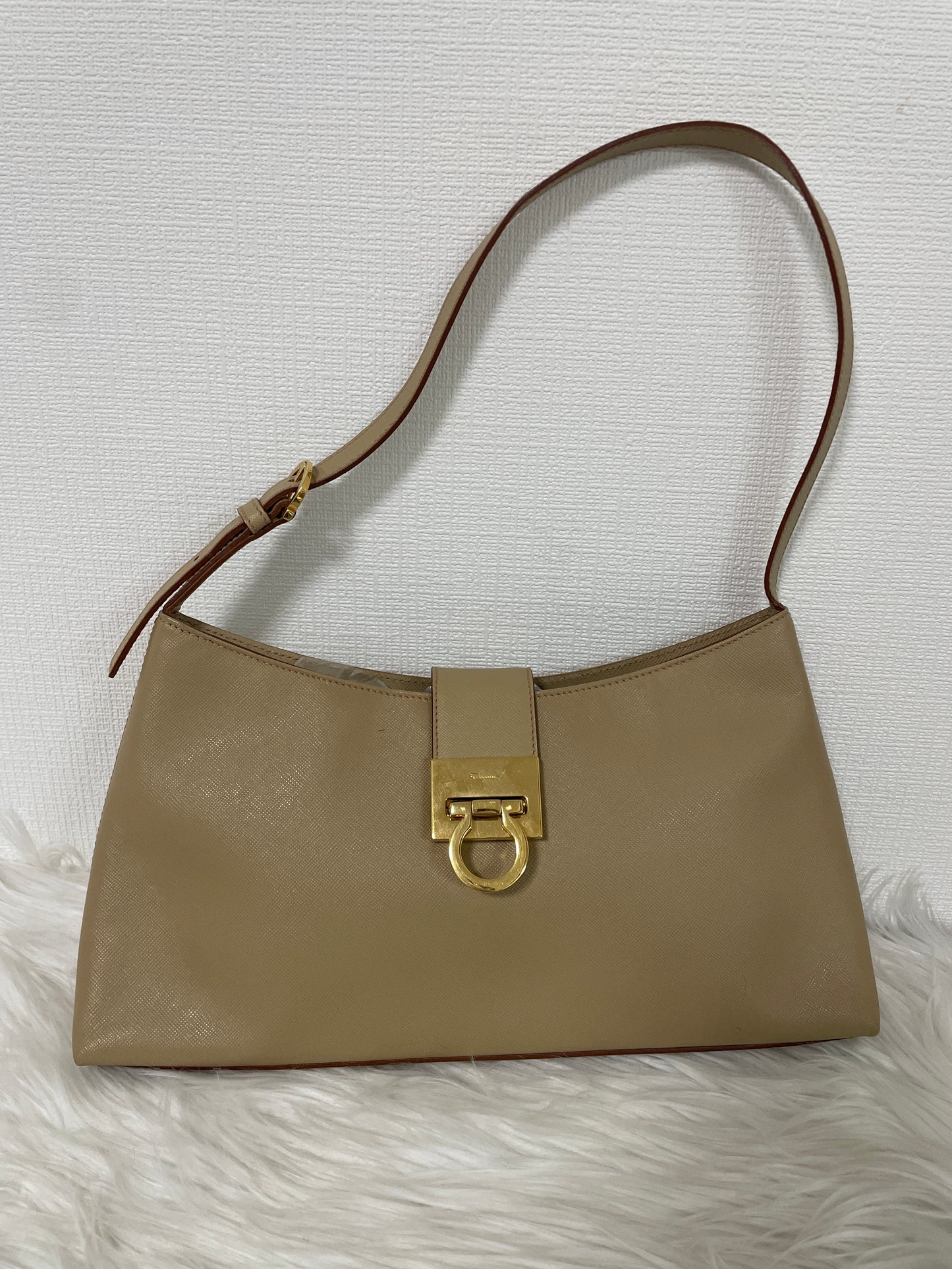 Ferragamo A-14136