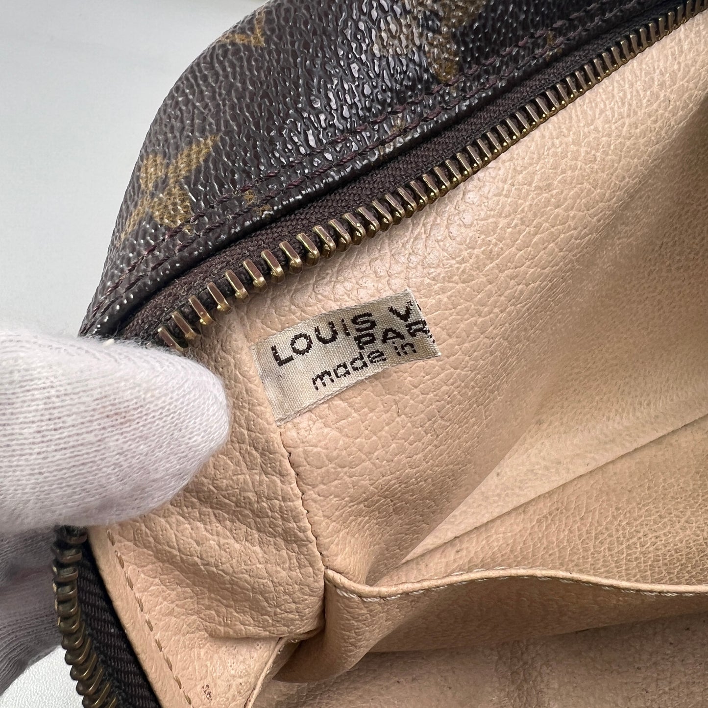 Louis Vuitton A-14217
