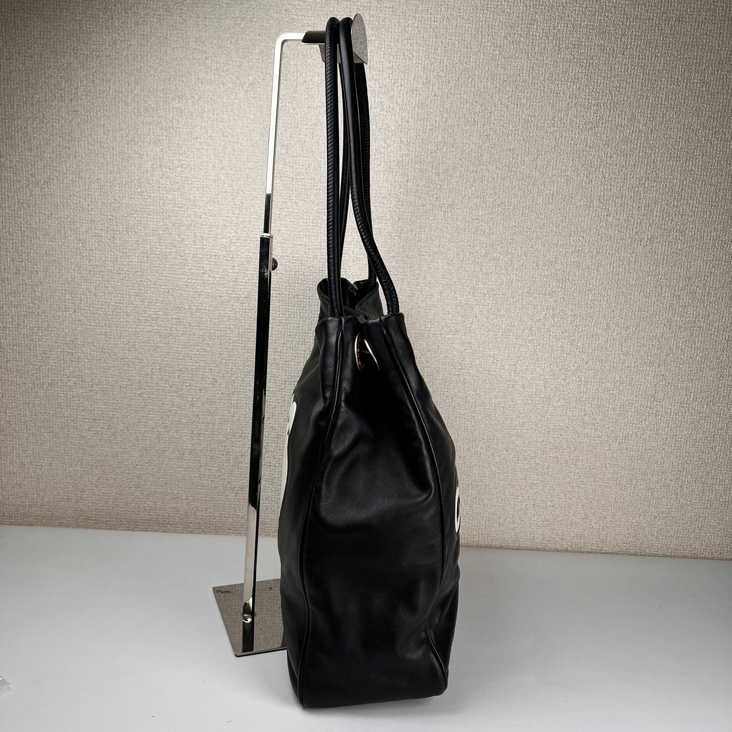 Chanel Black Tote Bags A-14226