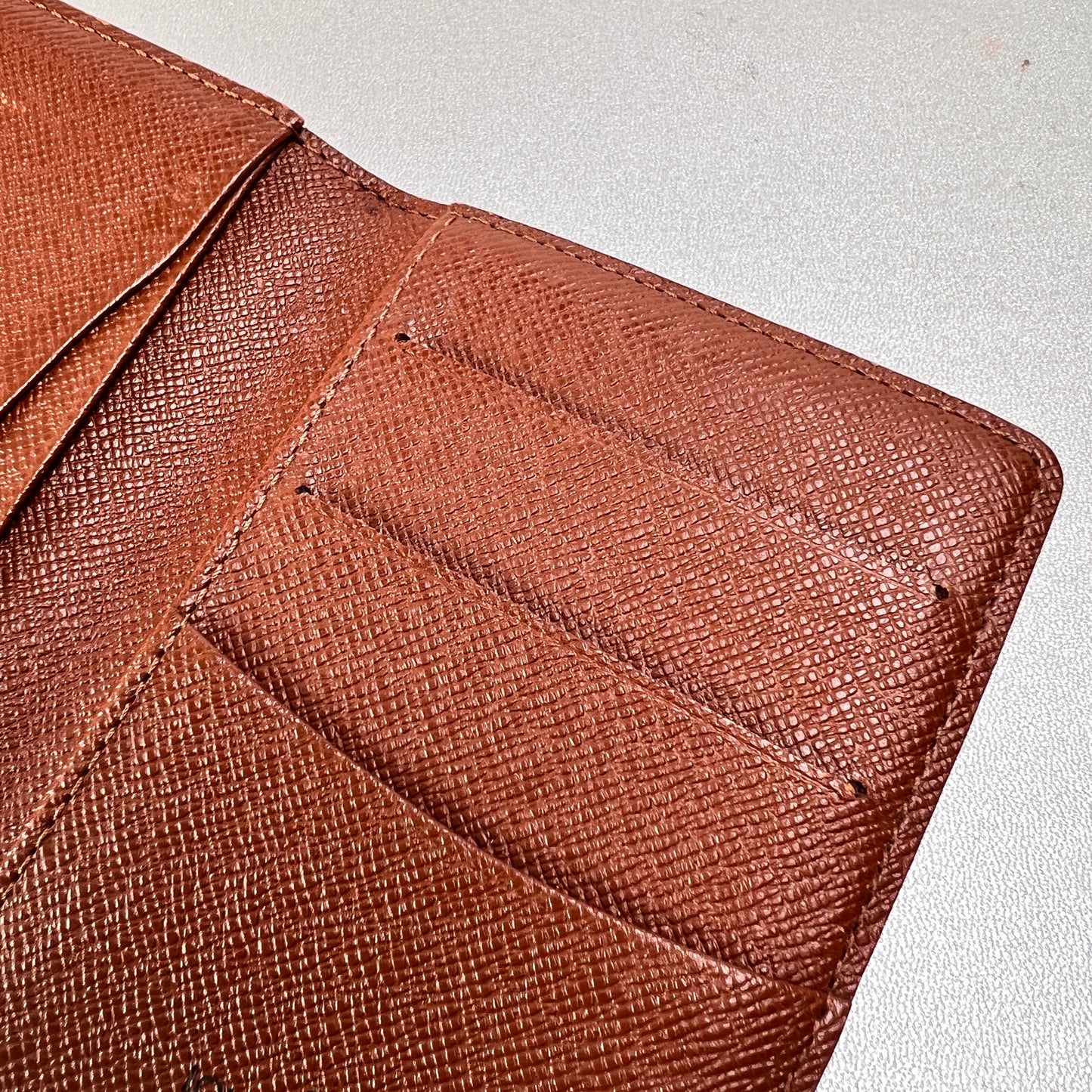 Louis Vuitton A-14374
