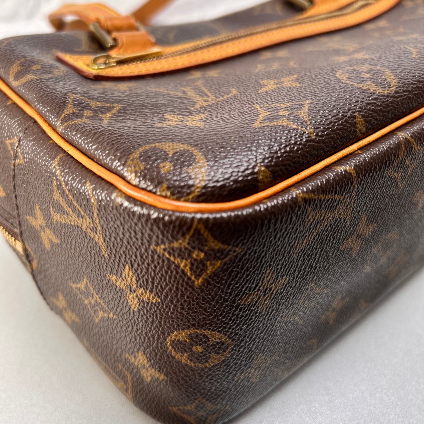 Louis Vuitton A-14375