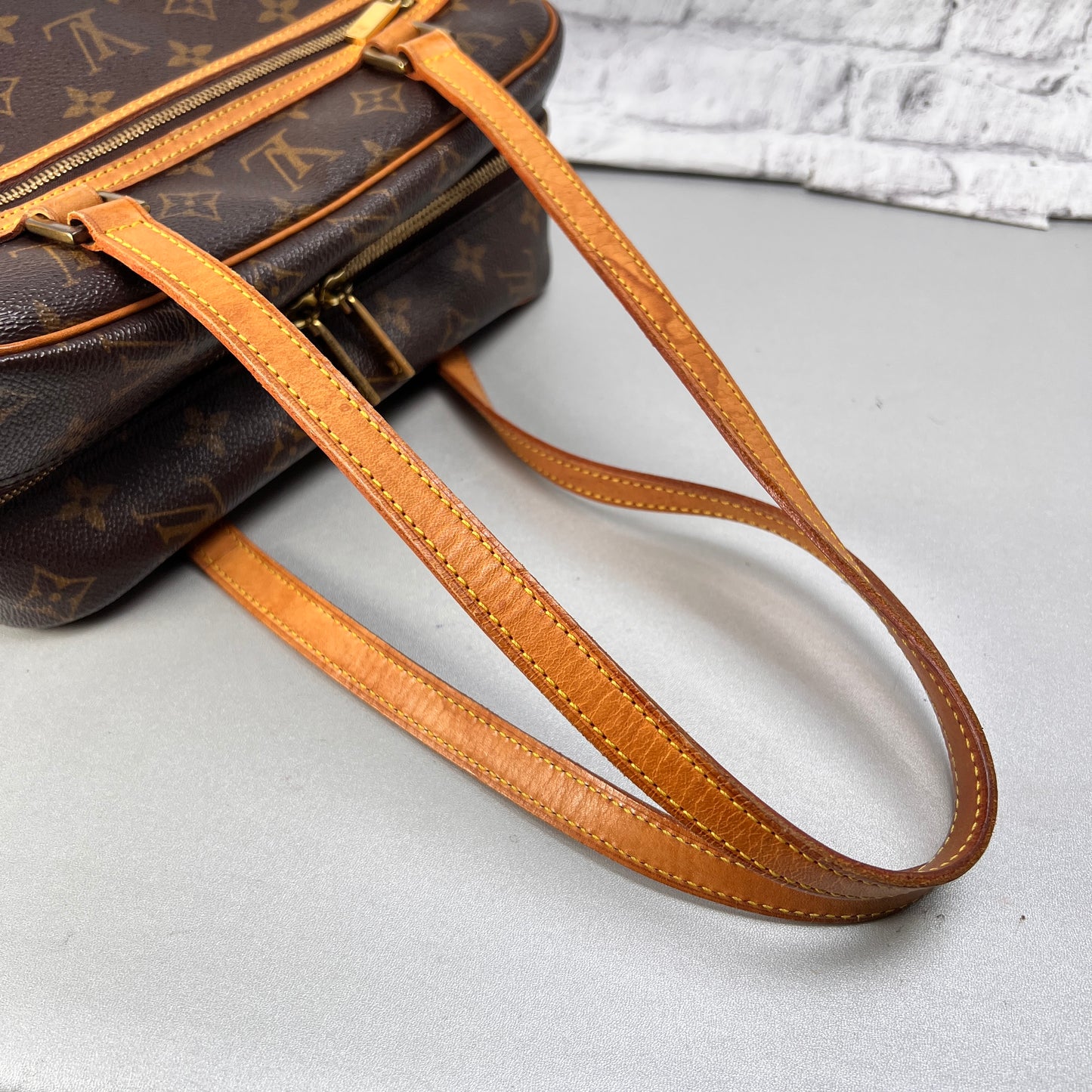 Louis Vuitton A-14375