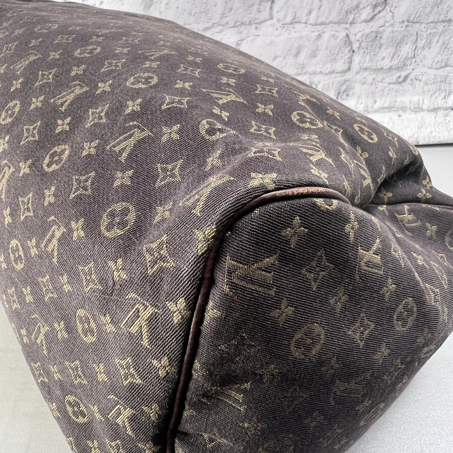 Louis Vuitton Brown A-14404