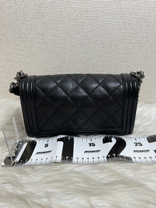 Chanel Black Shoulder Bags A-14407