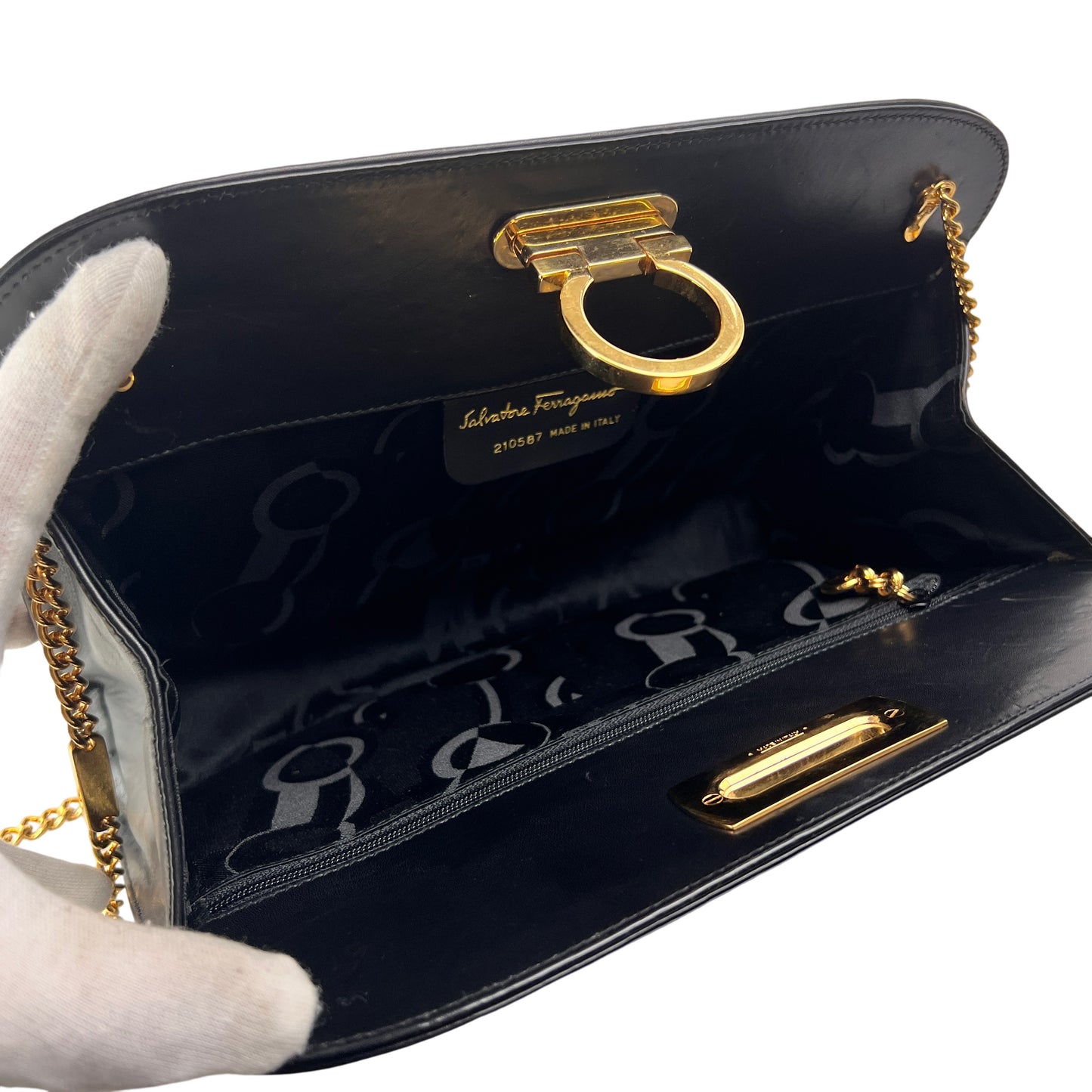 Ferragamo Black Shoulder Bags A-14419