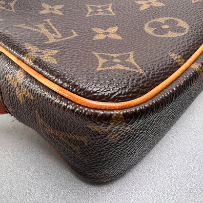 Louis Vuitton Brown Shoulder Bags A-14420
