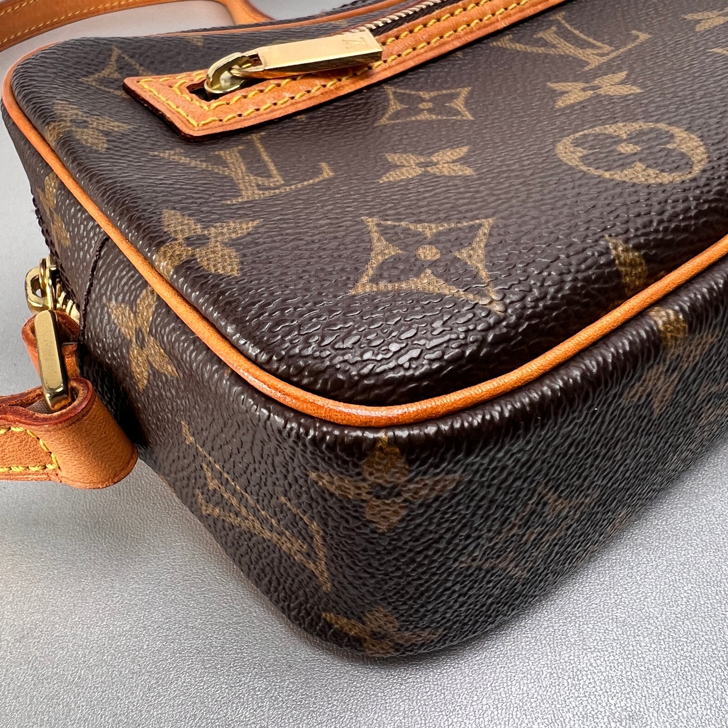 Louis Vuitton Brown Shoulder Bags A-14420