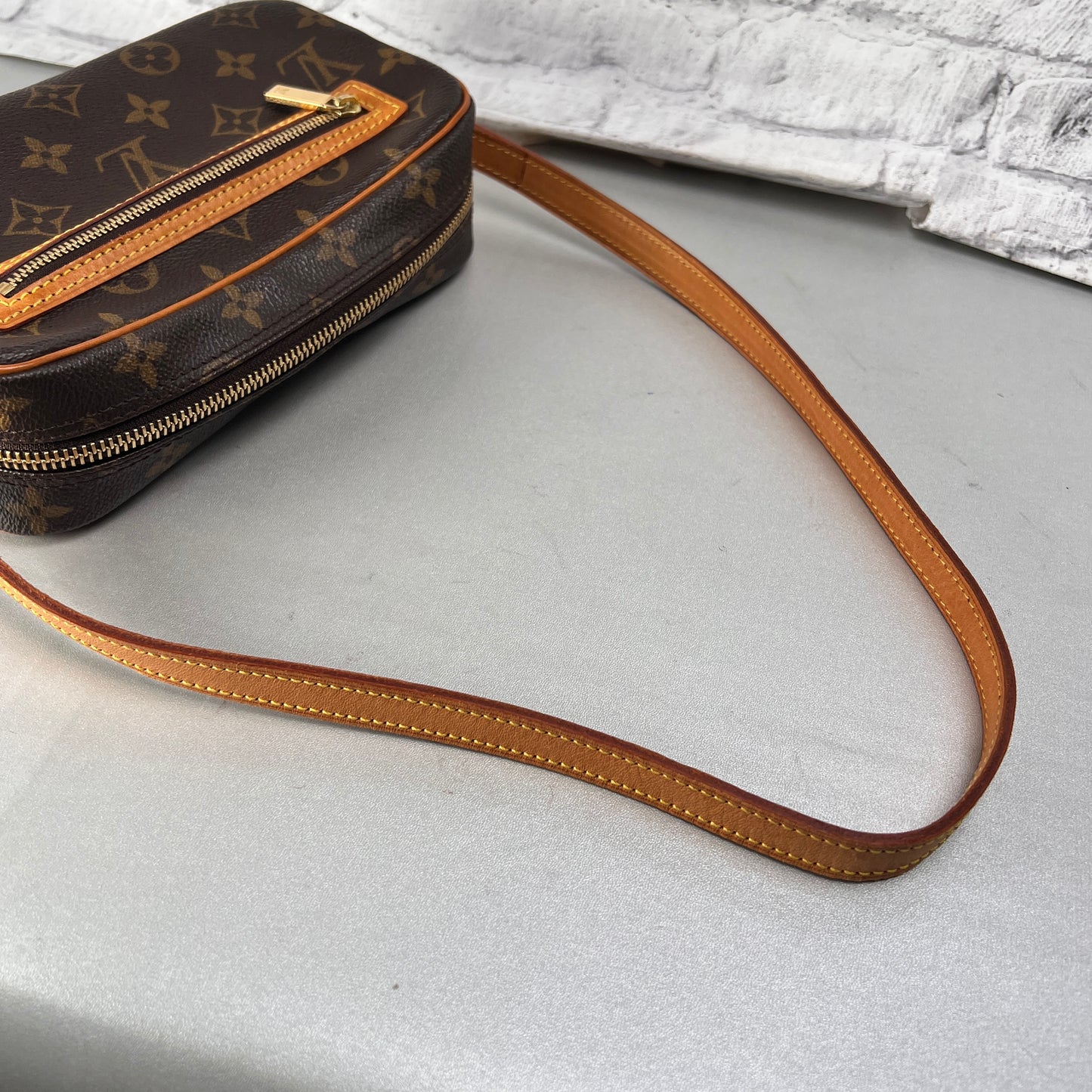 Louis Vuitton Brown Shoulder Bags A-14420
