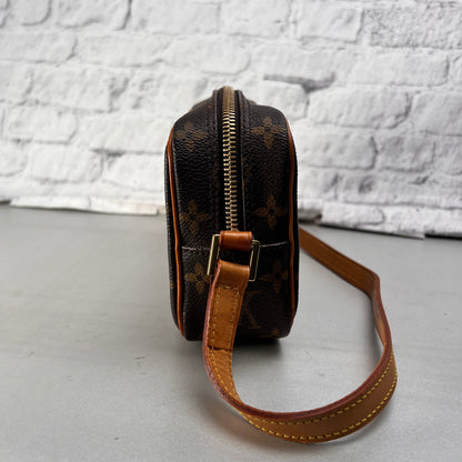 Louis Vuitton Brown Shoulder Bags A-14420