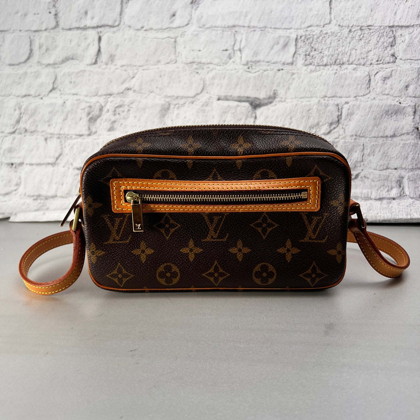 Louis Vuitton Brown Shoulder Bags A-14420