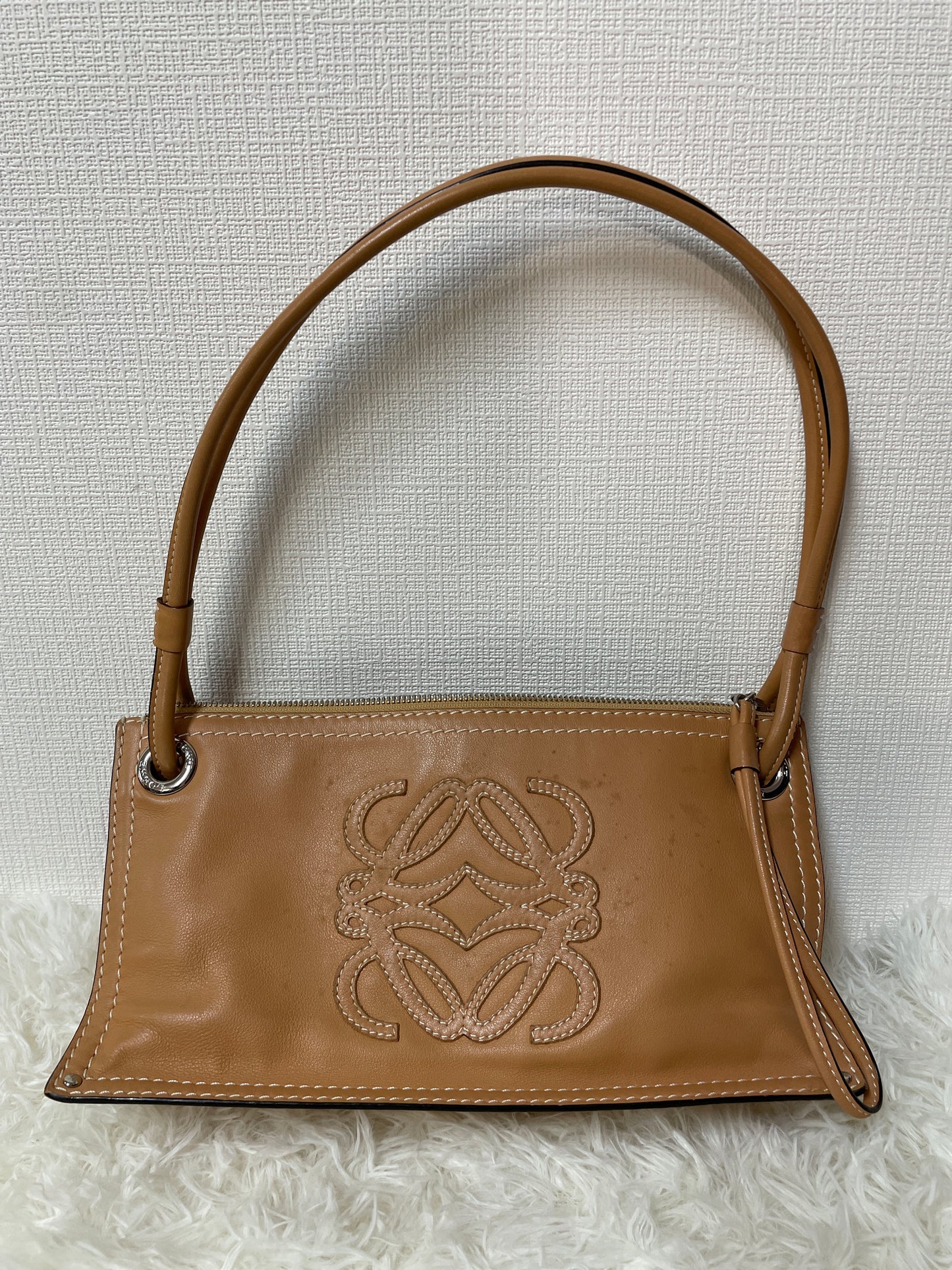 Loewe Beige Shoulder Bags A-14424