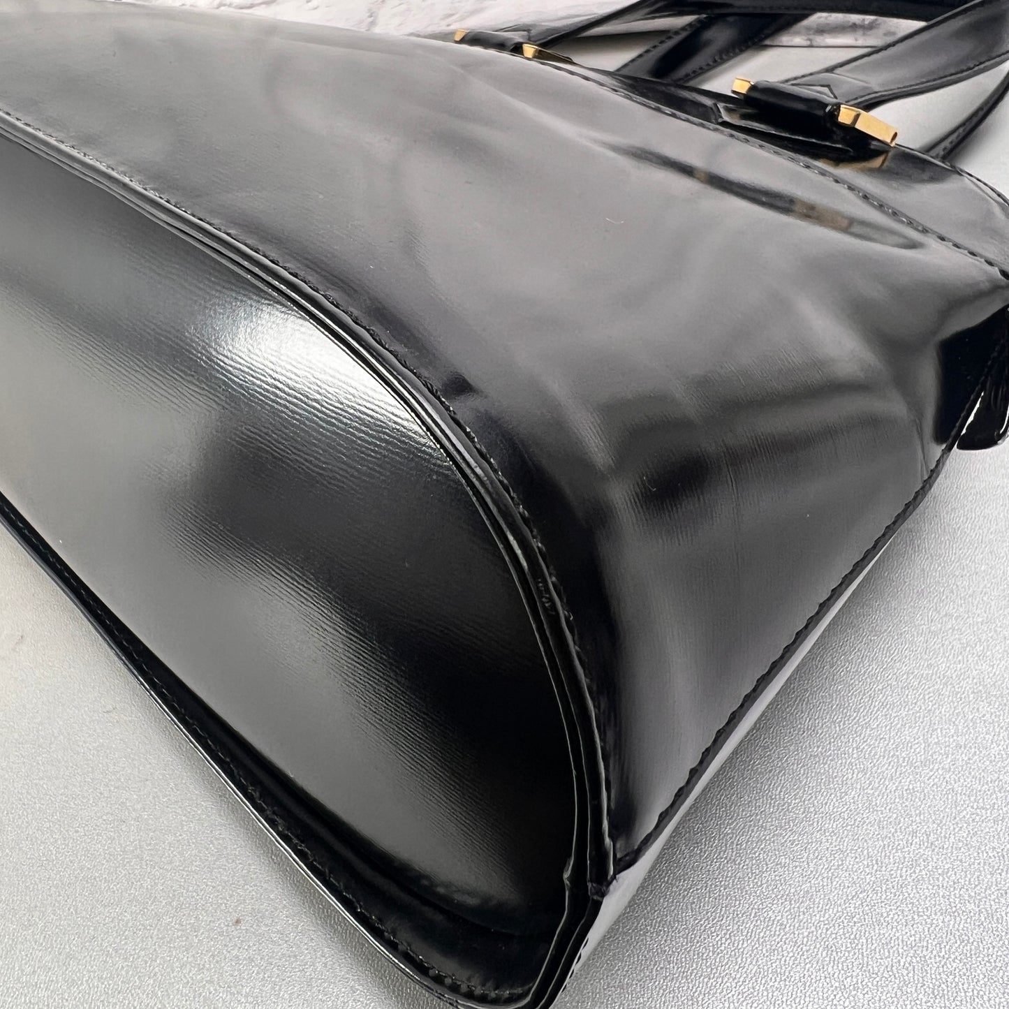 Saint Laurent Black Handle Bags A-14431