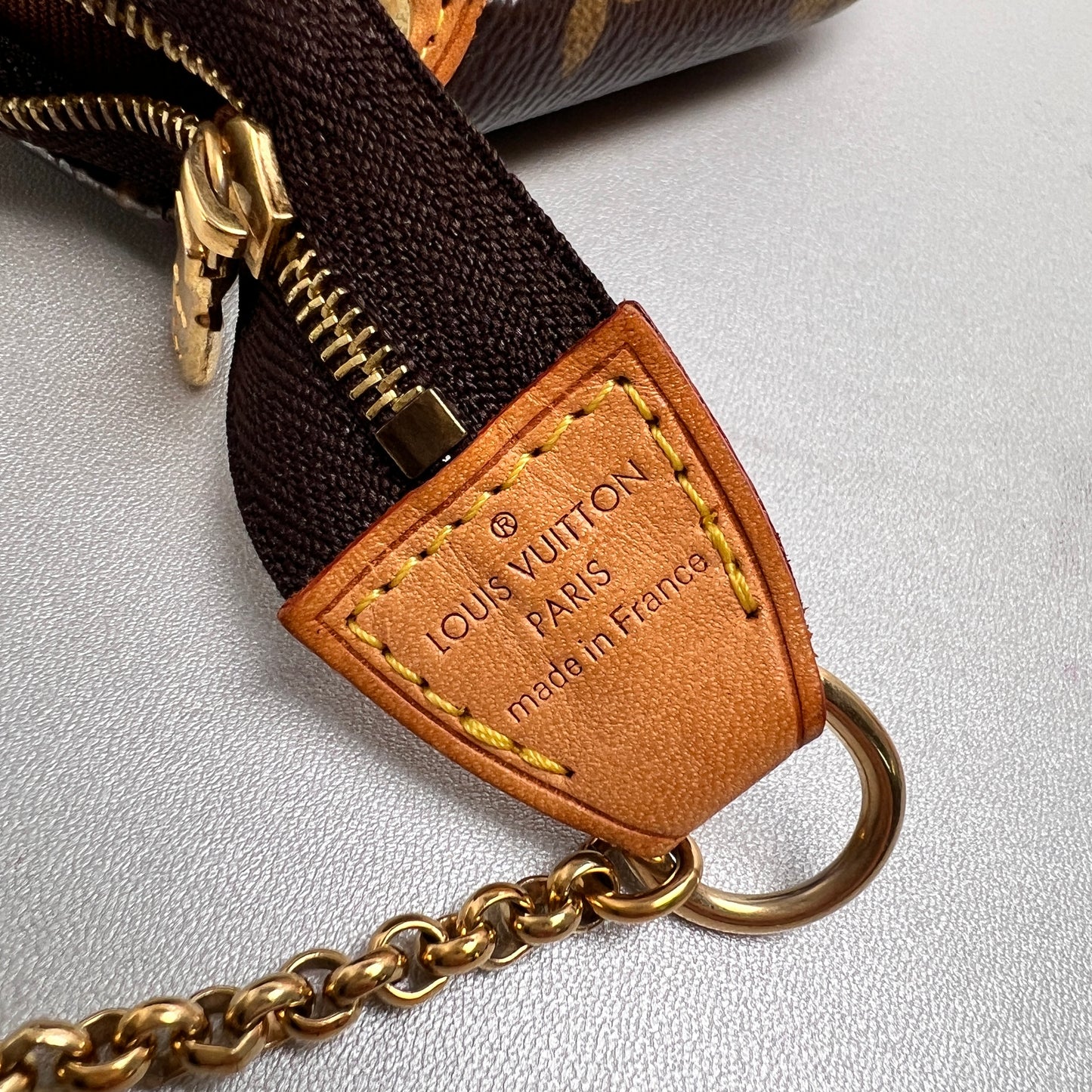 Louis Vuitton Brown Shoulder Bags A-14438