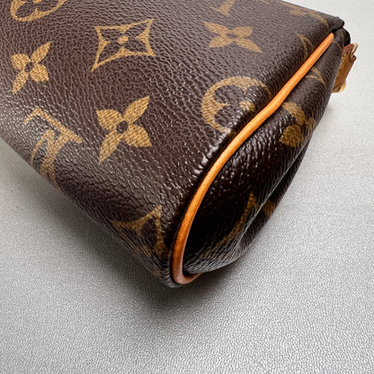 Louis Vuitton Brown Shoulder Bags A-14438