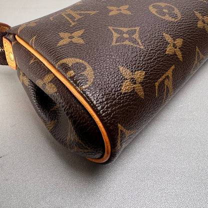 Louis Vuitton Brown Shoulder Bags A-14438