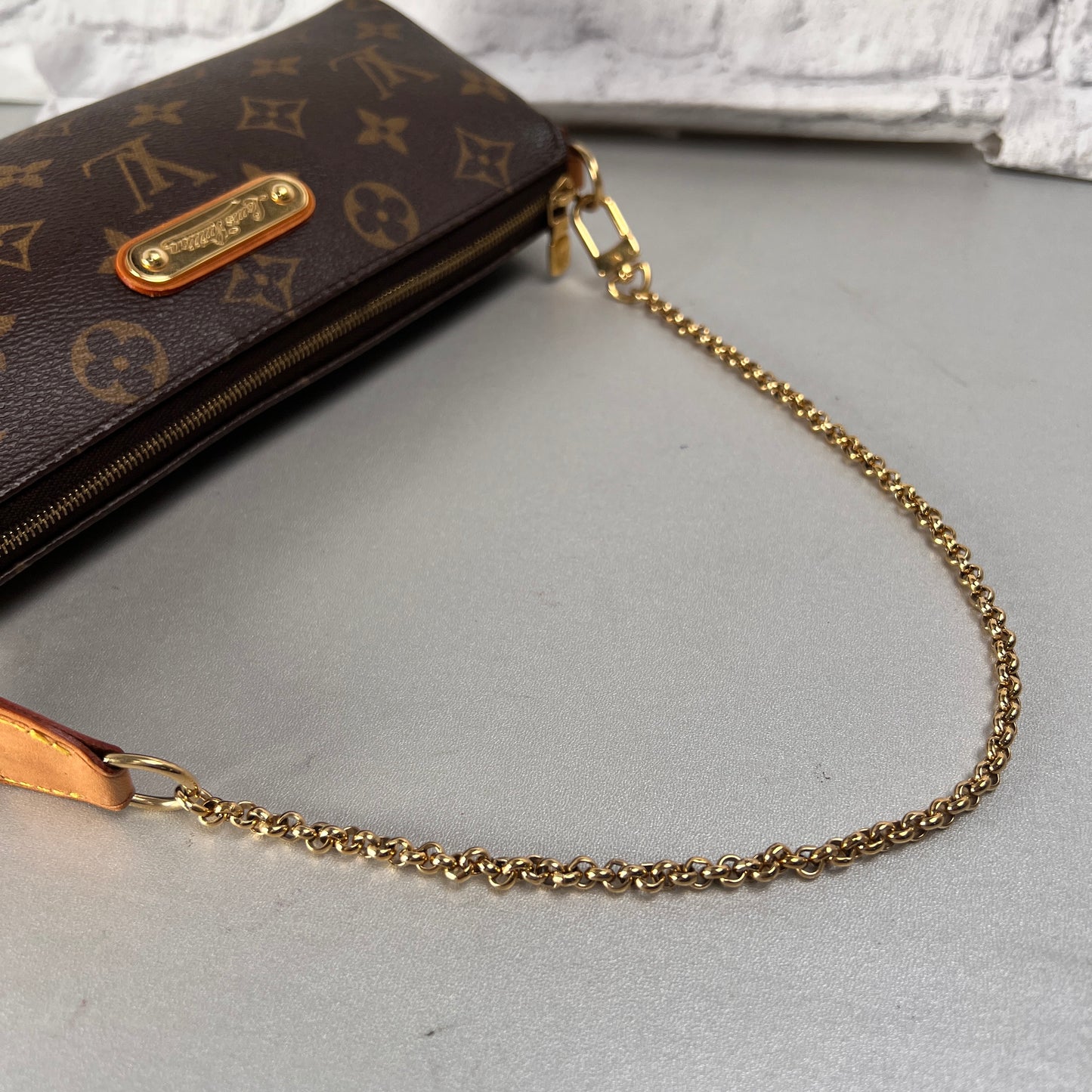 Louis Vuitton Brown Shoulder Bags A-14438