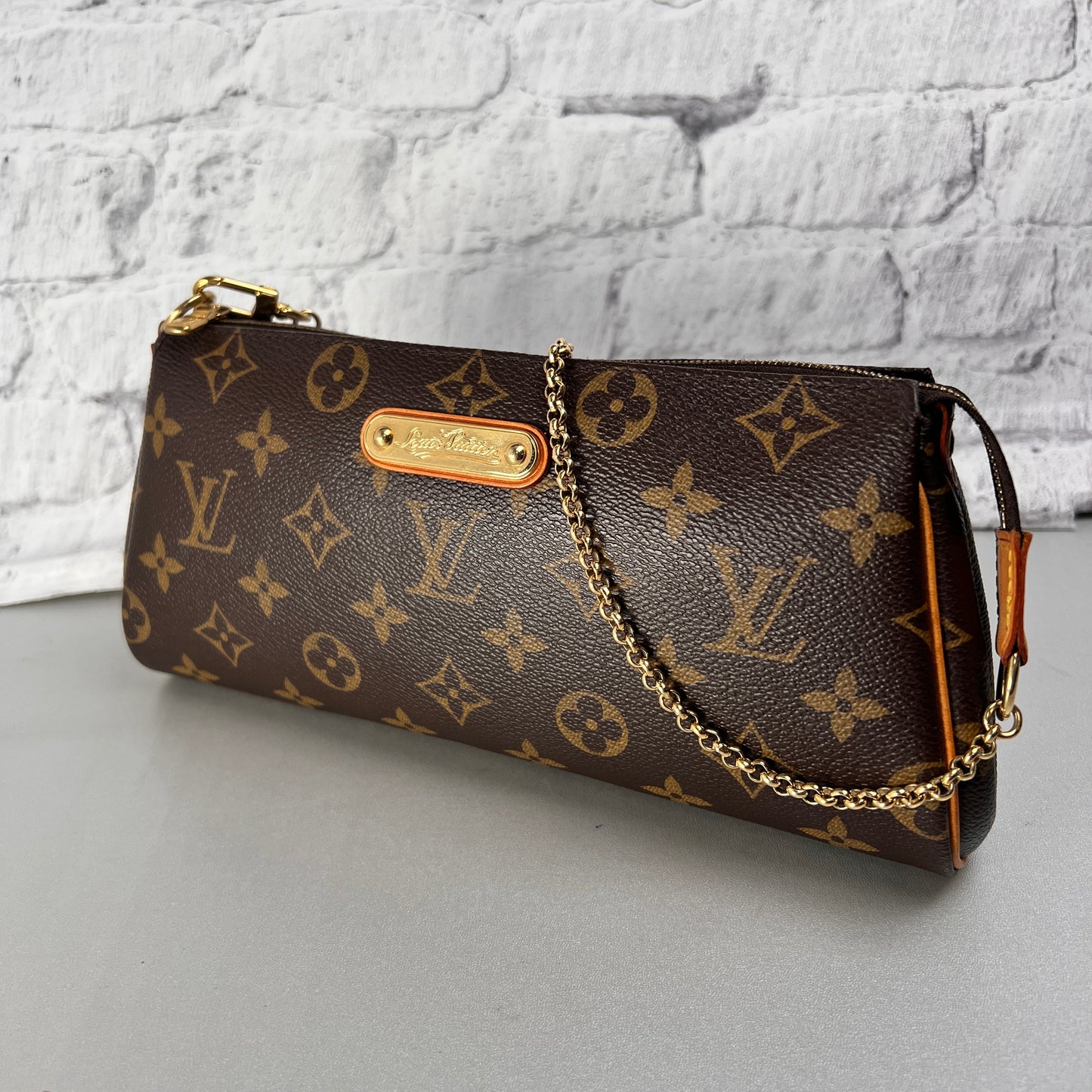 Louis Vuitton Brown Shoulder Bags A-14438