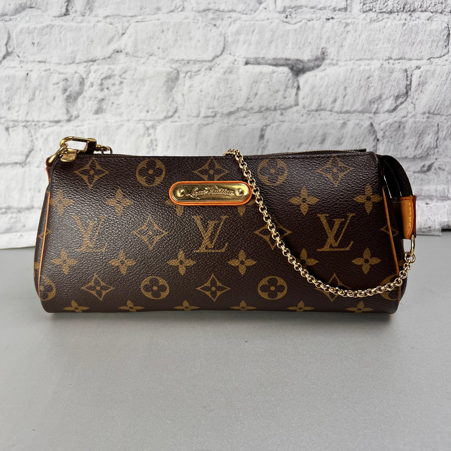 Louis Vuitton Brown Shoulder Bags A-14438
