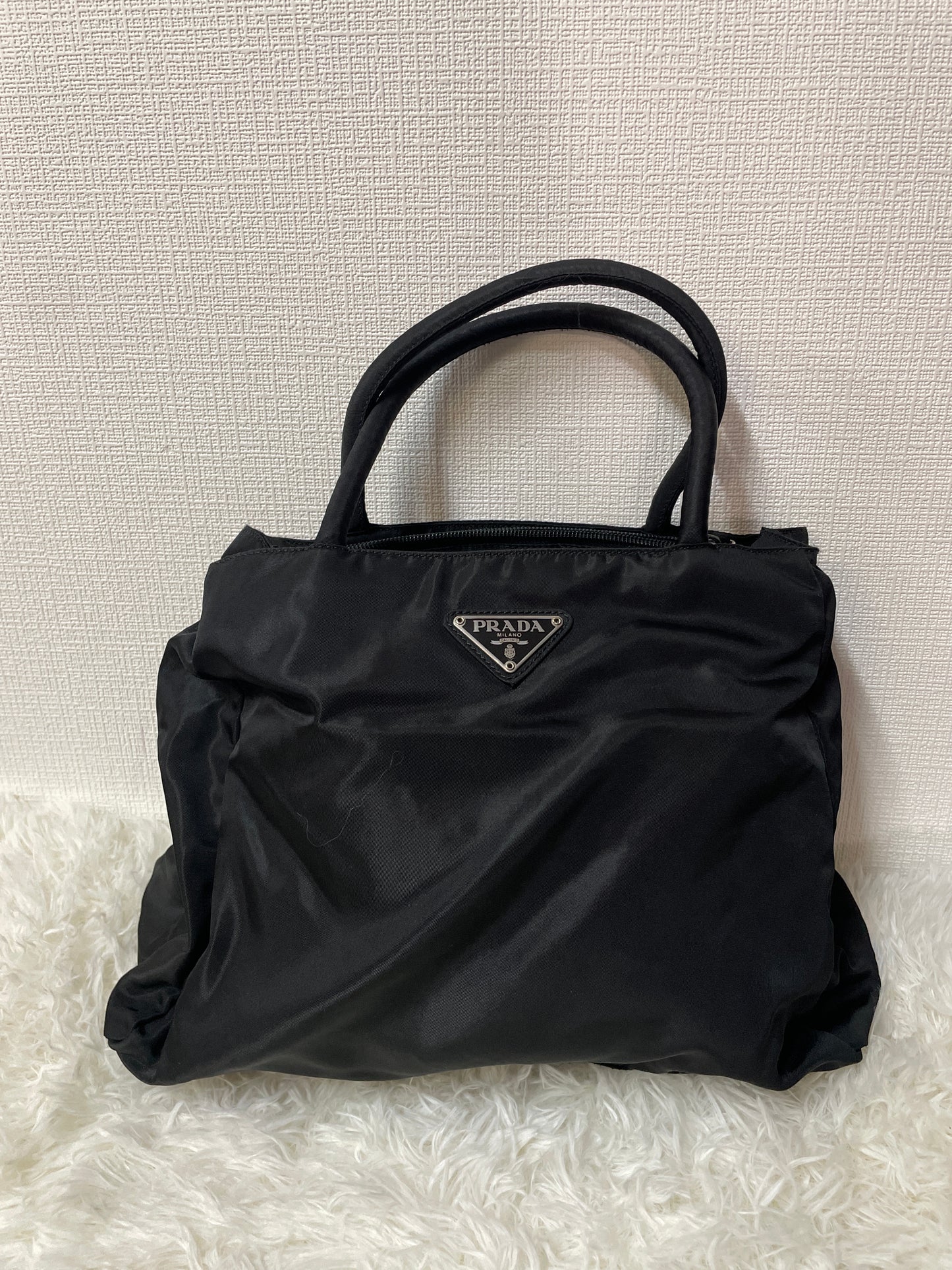 Prada Black Handle Bags A-14440