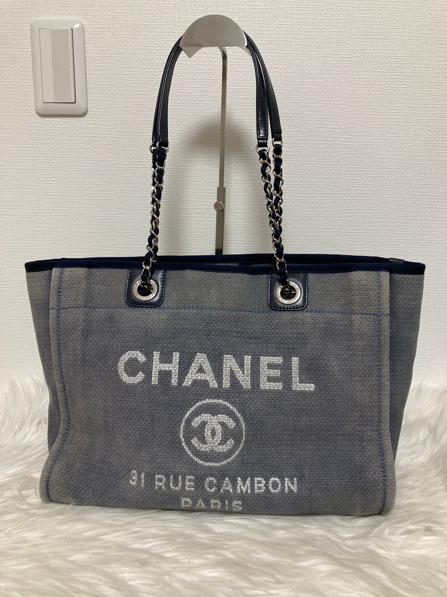 Chanel Gray Tote Bags A-14449