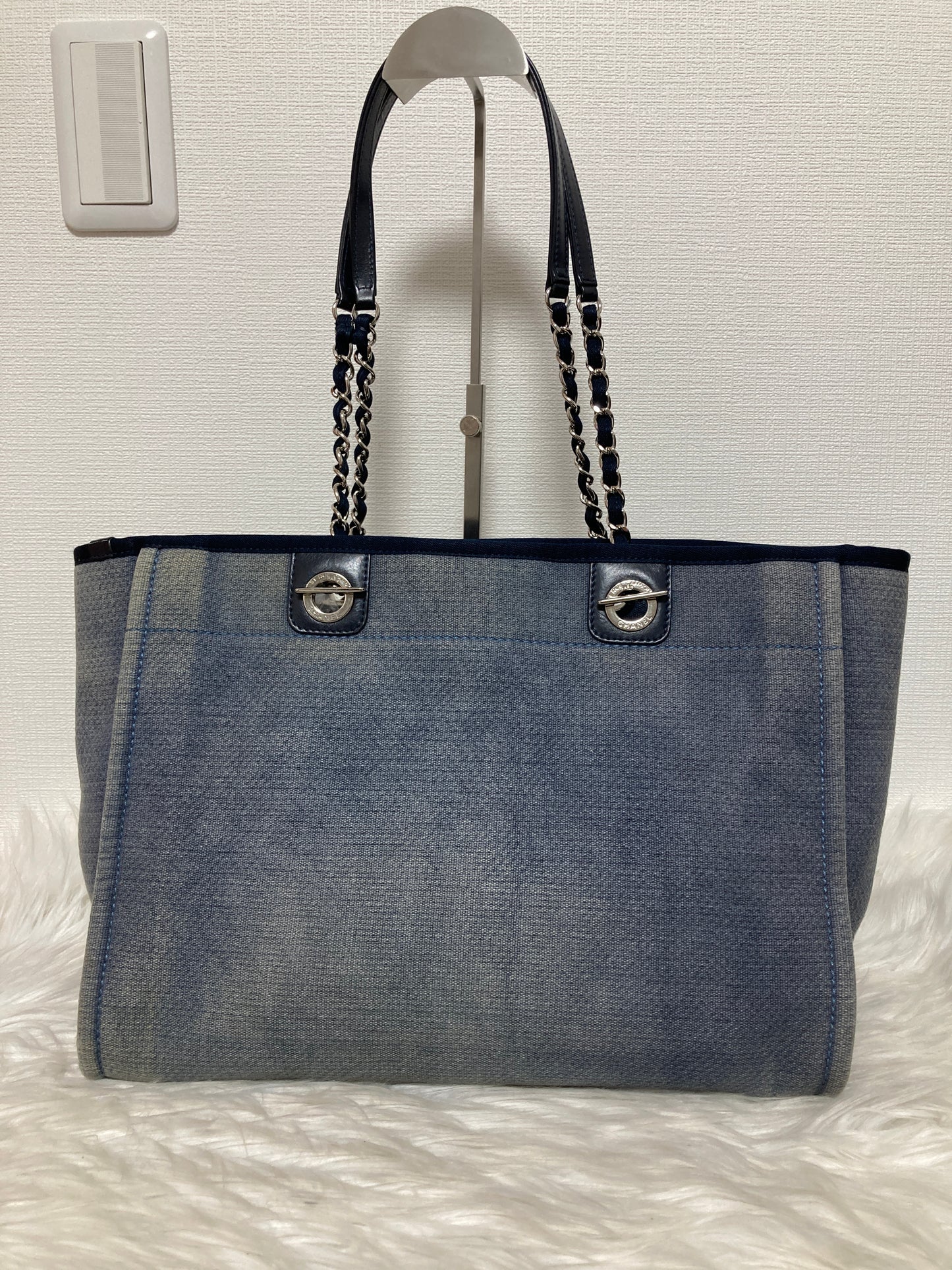 Chanel Gray Tote Bags A-14449