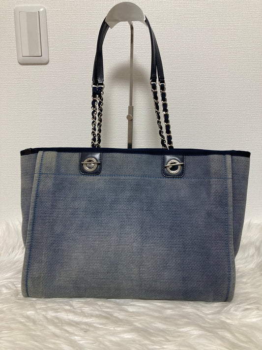 Chanel Gray Tote Bags A-14449