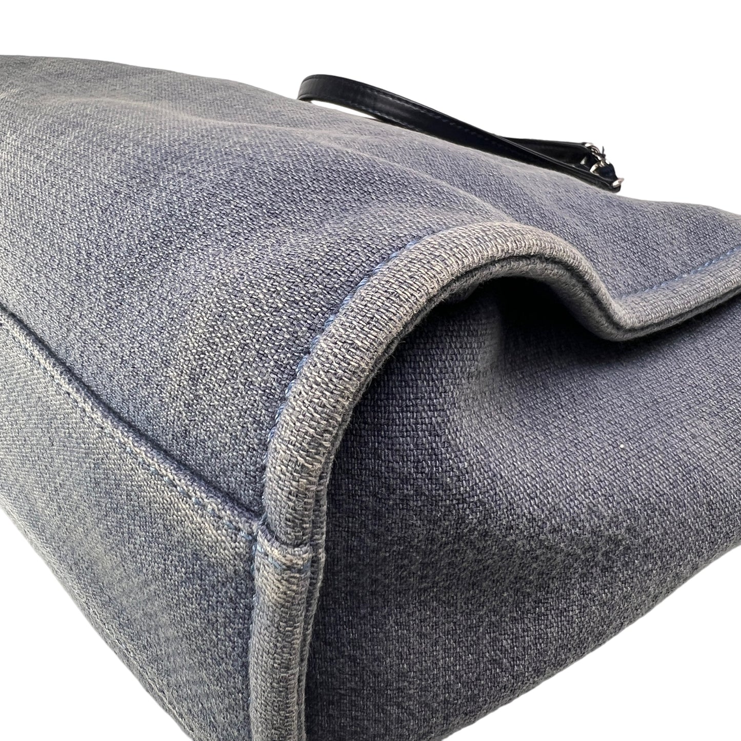 Chanel Gray Tote Bags A-14449