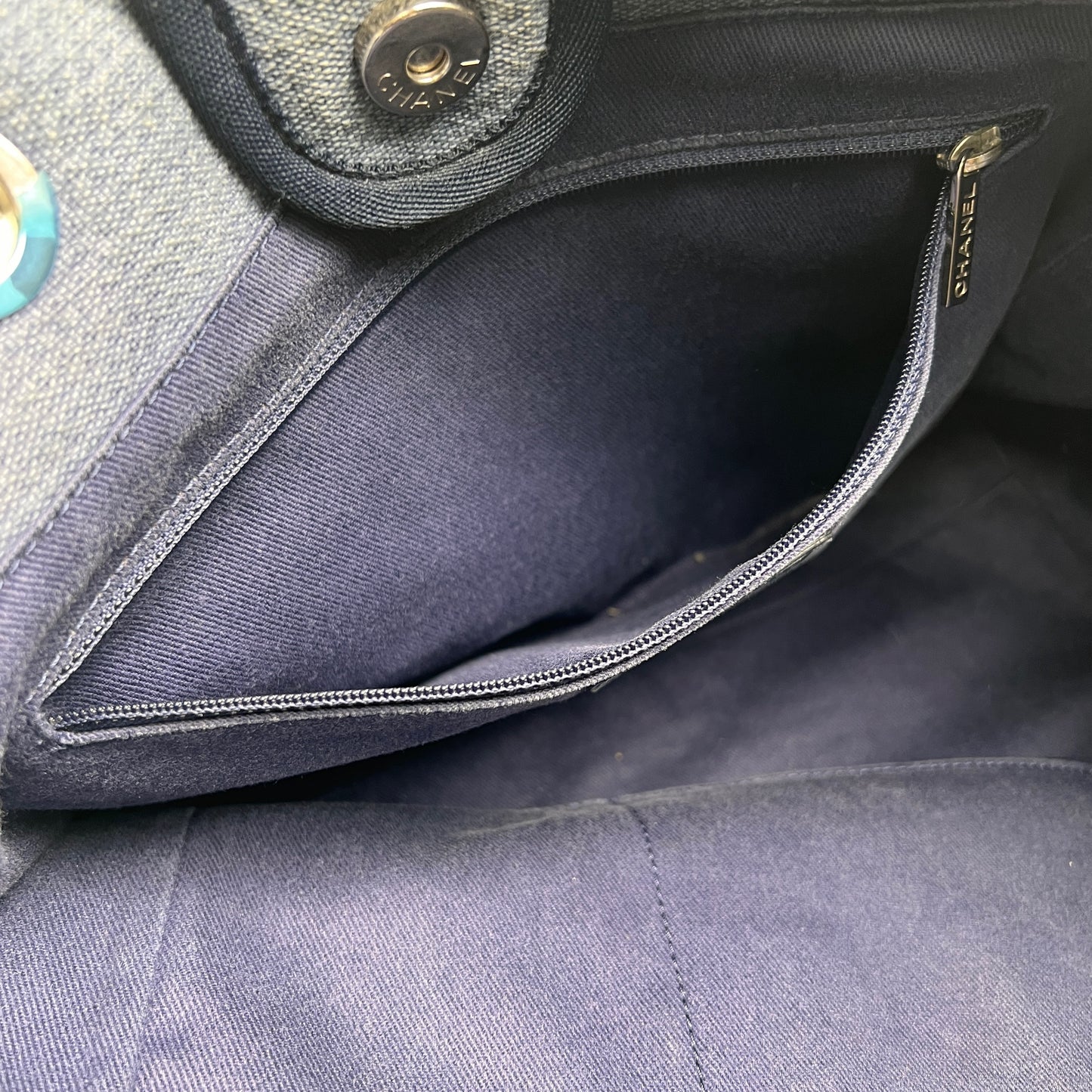 Chanel Gray Tote Bags A-14449